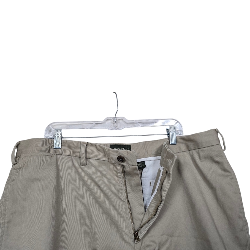 Eddie Bauer Khaki Shorts 40 - Picture 2 of 6